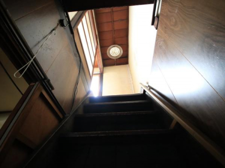 その他内観　1階から撮影の階段です。