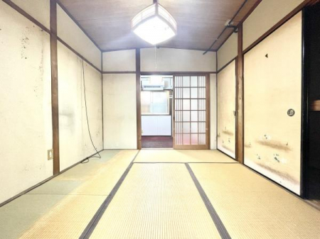 和室　4.5帖の和室です。
収納もあり、使いやすいお部屋です。