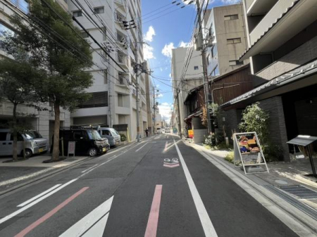 ���̑��@�O�ʓ��H�ł��y�R���t�H�[����K����r�t�F���e�z