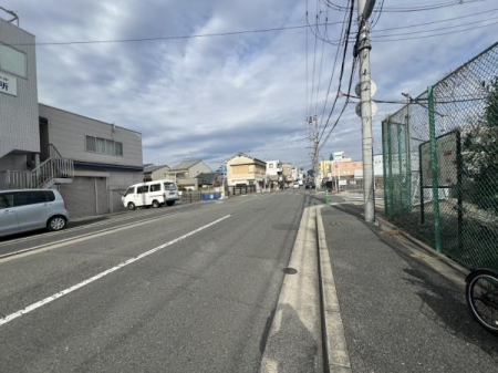 ���̑��@�O�ʓ��H�ł��y�p�f�V�I����r���m���O�����z