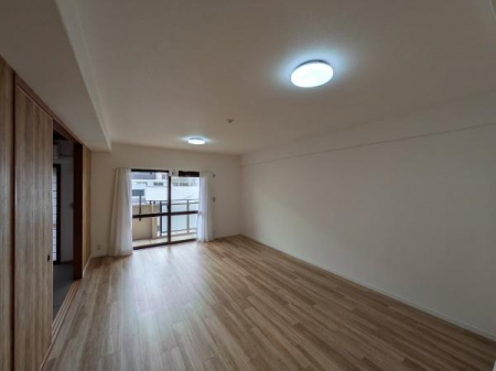 ���r���O�@���r���O�ł��y�T�[�p�X�l���{�z�S���F�X�c