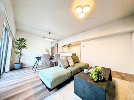 ���r���O�@���r���O�ł��y�O�����E�h���[���܏��G�ہz�S���F���c