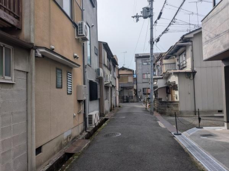 ���̑����n�@�O�ʓ��H�ł��y�i�����z�S���F���c