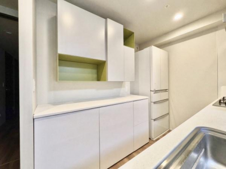 �L�b�`���@�L�b�`���w�ʂ̃J�b�v�{�[�h�������n���Ώۂł��B
�ʍނ����ꂳ��Ă��邽�ߌ����ڂ��������A��e�ʂ̎��[�����X�̂������������I�ɃT�|�[�g���܂��B