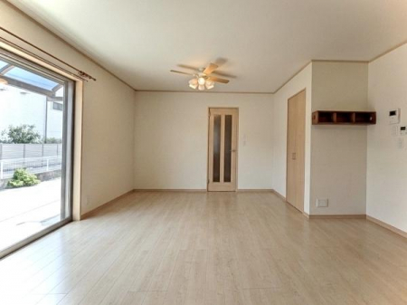 ���r���O�@16��̍L�XLDK
�������牷�܂鏰�g�[����������Ă���܂��B