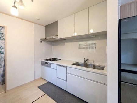 �L�b�`���@�����悭���������y���߂�3���K�X�R�����t���̃V�X�e���L�b�`���B
��Еt���ɕ֗��ȁA�H��@�t���ł��B