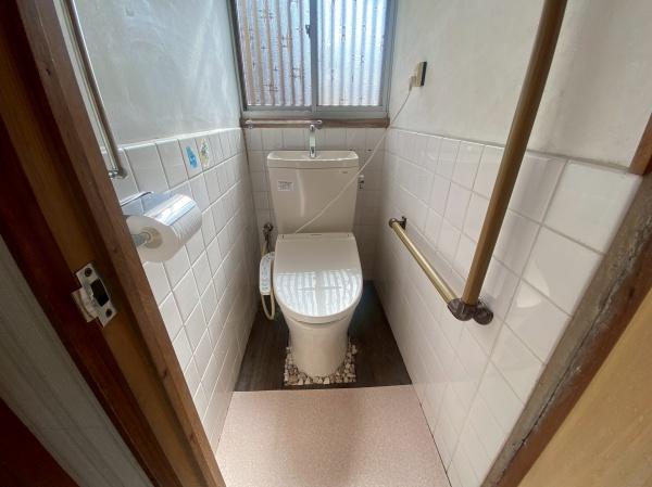 ���ꌧ��Îs��b��3���ڂ̒��È�ˌ��Ẵg�C��